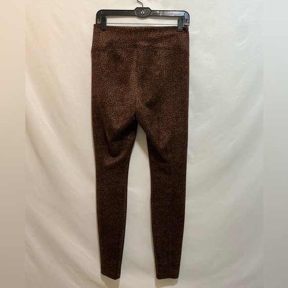 White House Black Market Women’s Runway Suede Legging Animal Print Size 6 - Picture 2 of 6
